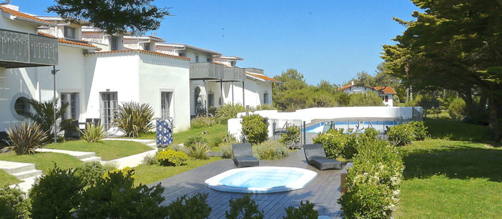 Villa Clara, Residence Face A L'Ocean Et Au Golf De Chiberta Anglet Exterior photo